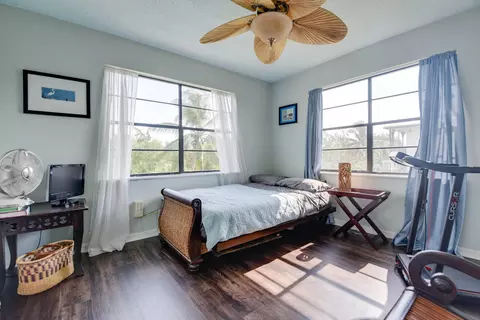 Bedroom - 31353 Avenue E, Big Pine Key, FL 33043 photo 1 of 3