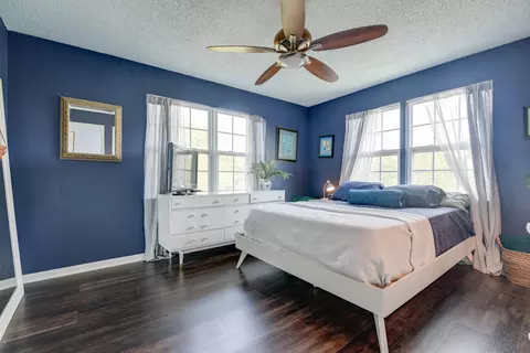 Bedroom - 31353 Avenue E, Big Pine Key, FL 33043 photo 2 of 3