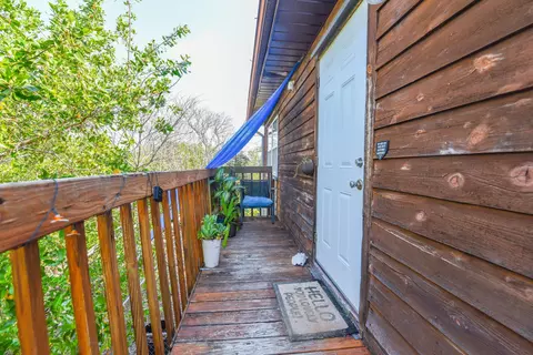 Exterior - 31353 Avenue E, Big Pine Key, FL 33043 photo 4 of 13