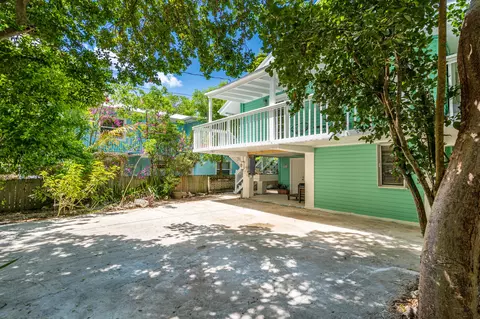 210 Palm Ave, Islamorada, FL 33036
