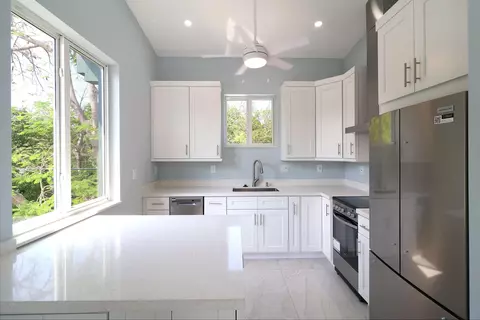 31 Treasure Blvd, Key Largo, FL 33037