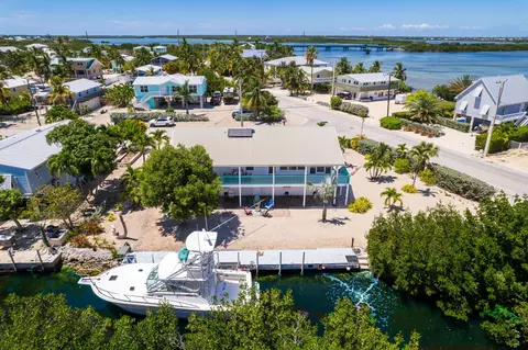 27486 Martinique Ln, Ramrod Key, FL 33042