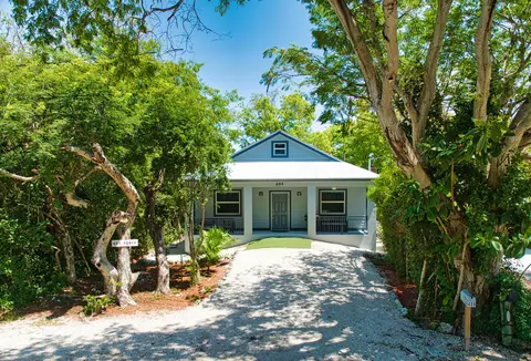 499 Beach Rd, Key Largo, FL 33037