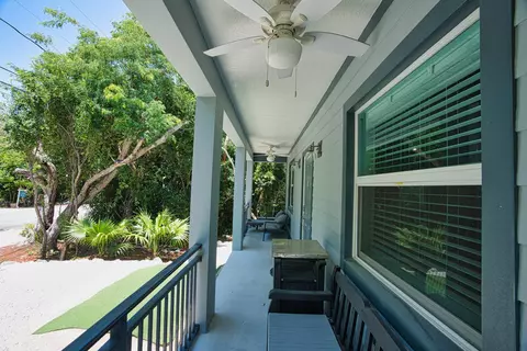 Exterior - 499 Beach Rd, Key Largo, FL 33037 photo 3 of 9