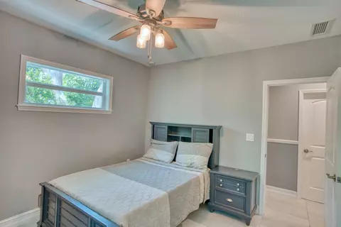 Bedroom - 499 Beach Rd, Key Largo, FL 33037 photo 7 of 7