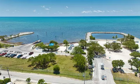 View/Area - 499 Beach Rd, Key Largo, FL 33037 photo 10 of 11