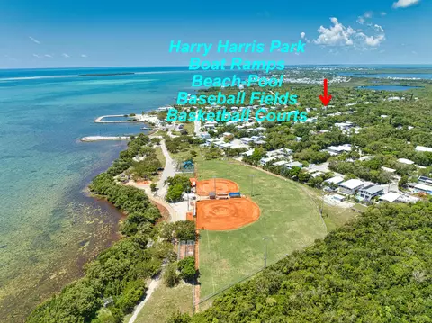 View/Area - 499 Beach Rd, Key Largo, FL 33037 photo 1 of 11