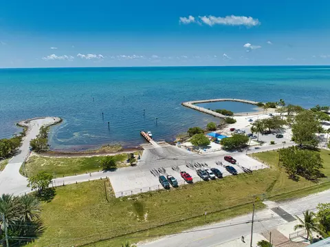 View/Area - 499 Beach Rd, Key Largo, FL 33037 photo 3 of 11