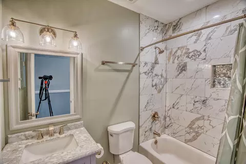 Bath - 499 Beach Rd, Key Largo, FL 33037 photo 3 of 4