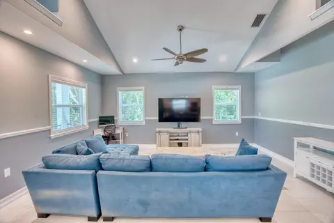 Living - 499 Beach Rd, Key Largo, FL 33037 photo 1 of 3