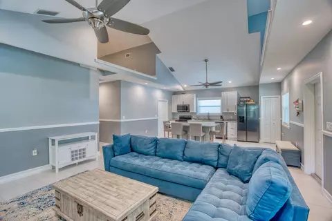 Living - 499 Beach Rd, Key Largo, FL 33037 photo 3 of 3