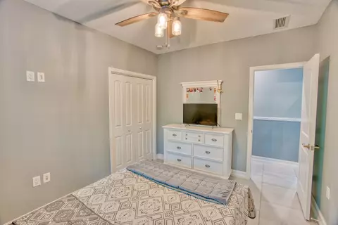 Bedroom - 499 Beach Rd, Key Largo, FL 33037 photo 6 of 7