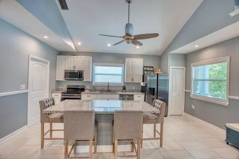 Kitchen - 499 Beach Rd, Key Largo, FL 33037 photo 2 of 4