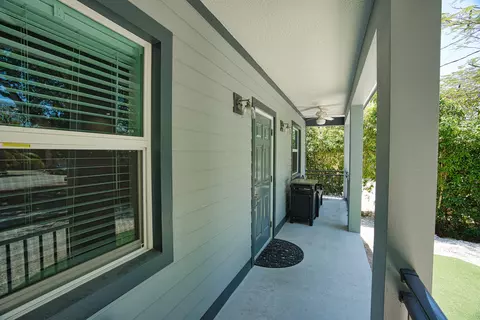 Exterior - 499 Beach Rd, Key Largo, FL 33037 photo 4 of 9
