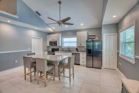 Kitchen - 499 Beach Rd, Key Largo, FL 33037 photo 1 of 4