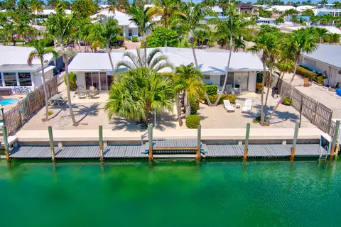240-250 11th St, Key Colony, FL 33051