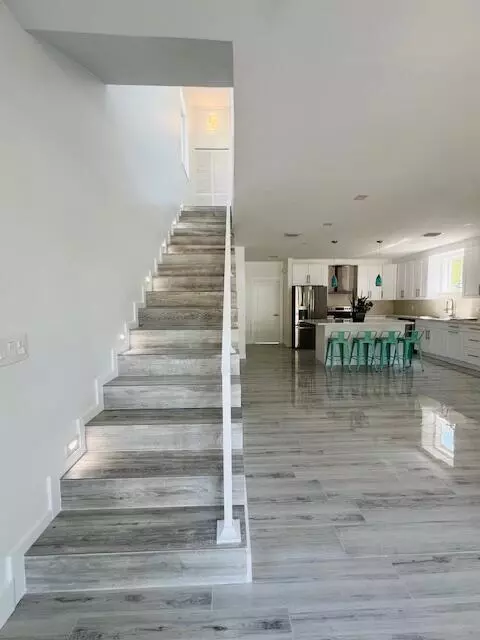 Entry Way - 634 Cabrera St, Key Largo, FL 33037 photo 1 of 1