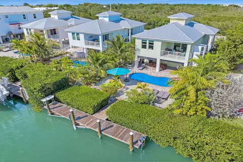 207 Sombrero Beach Rd, Marathon, FL 33050