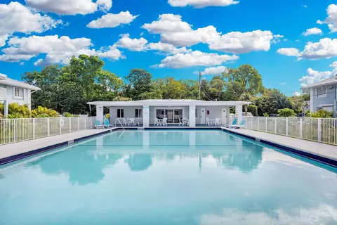 40 High Point Rd #D102, Plantation Key, FL 33070