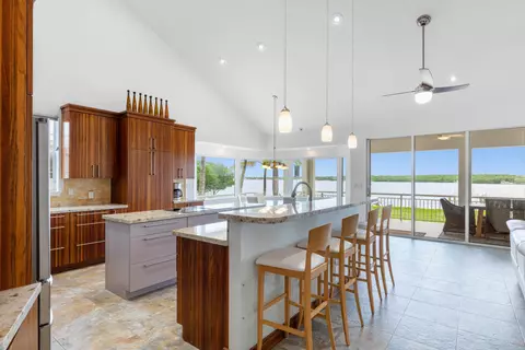Kitchen - 21 Mutiny Pl, Key Largo, FL 33037 photo 1 of 4