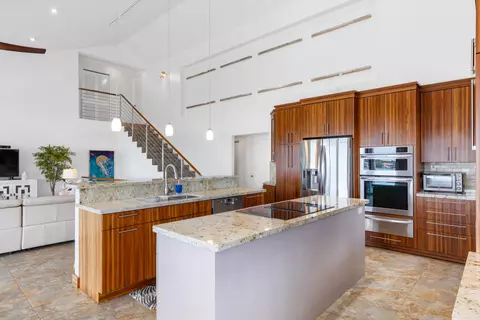 Kitchen - 21 Mutiny Pl, Key Largo, FL 33037 photo 4 of 4