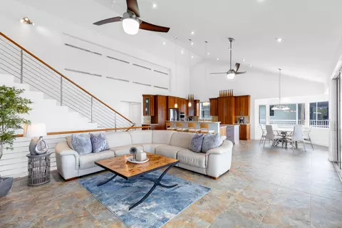 Living - 21 Mutiny Pl, Key Largo, FL 33037 photo 1 of 2