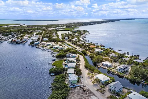 View/Area - 21 Mutiny Pl, Key Largo, FL 33037 photo 4 of 10