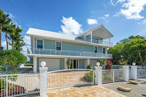 Exterior - 21 Mutiny Pl, Key Largo, FL 33037 photo 5 of 19