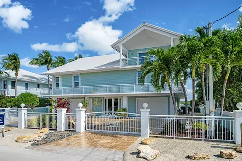 Exterior - 21 Mutiny Pl, Key Largo, FL 33037 photo 4 of 19
