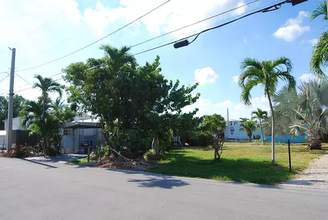 31493 Avenue E, Big Pine Key, FL 33043 photo 8