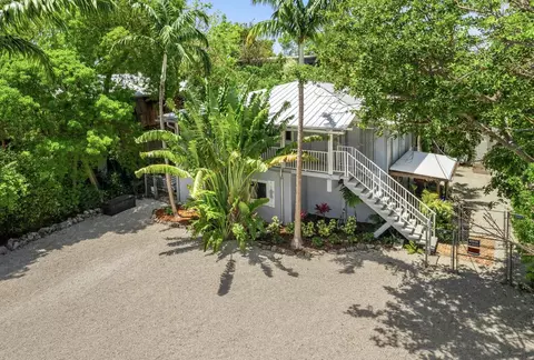 1016 Snapper Ln, Key Largo, FL 33037
