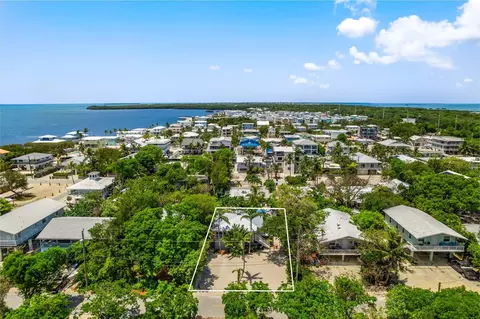 1016 Snapper Ln, Key Largo, FL 33037 photo 3
