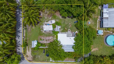 19910 Flamingo Rd, Sugarloaf Key, FL 33042