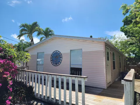 808 Oakwood Ave, Key Largo, FL 33037
