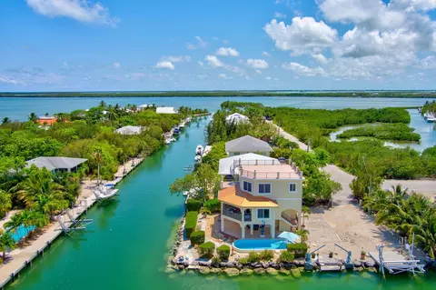 589 Pattison Dr, Cudjoe Key, FL 33042