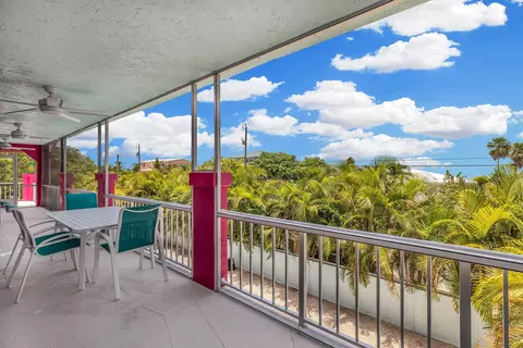 2825 Dolphin Dr, Marathon, FL 33050 photo 2