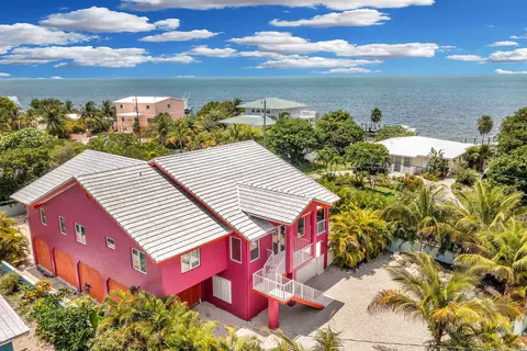 2825 Dolphin Dr, Marathon, FL 33050 photo 6