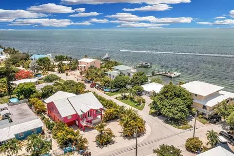 2825 Dolphin Dr, Marathon, FL 33050