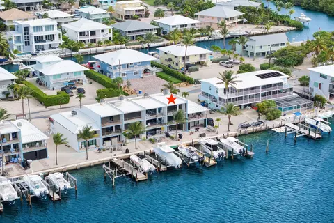 300 El Capitan Dr #2, Islamorada, FL 33036