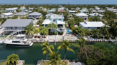 1040 Gulf Dr, Summerland Key, FL 33042