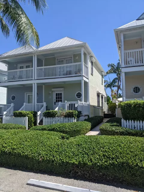 7011 Harbor Village Dr, Duck Key, FL 33050