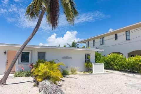 251 8th St, Key Colony, FL 33051