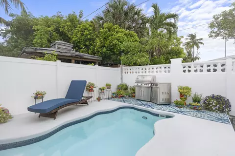 Exterior - 1202 Ashby St, Key West, FL 33040 photo 5 of 16