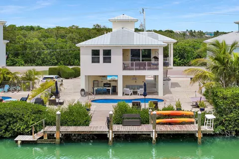 205 Sombrero Beach Rd #1, Marathon, FL 33050