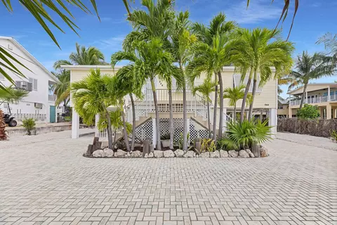 944 E 75th St, Marathon, FL 33050 photo 3