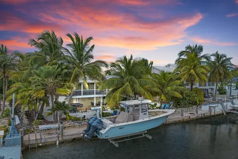 944 E 75th St, Marathon, FL 33050
