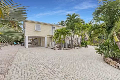 944 E 75th St, Marathon, FL 33050 photo 4