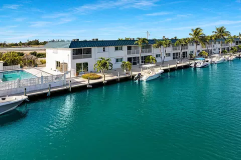 9 Sombrero Blvd #202, Marathon, FL 33050