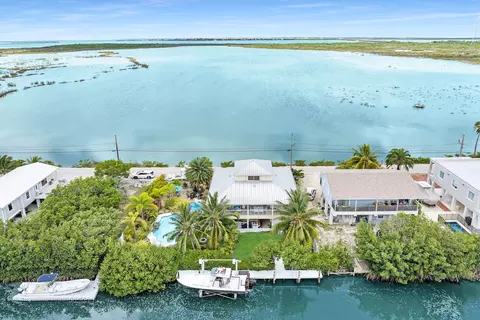 553 Indies Rd, Ramrod Key, FL 33042