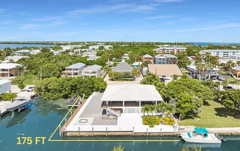1026 W 75th St, Marathon, FL 33050